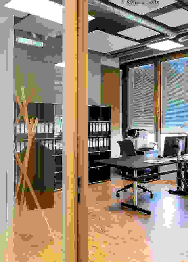usm-systemmoebel_buero-paneuropa_popo-bremen_920x1282.jpg