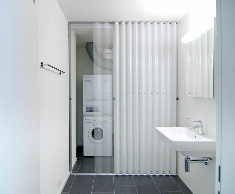 Zoom: Faltvorhang-Schrank Thut