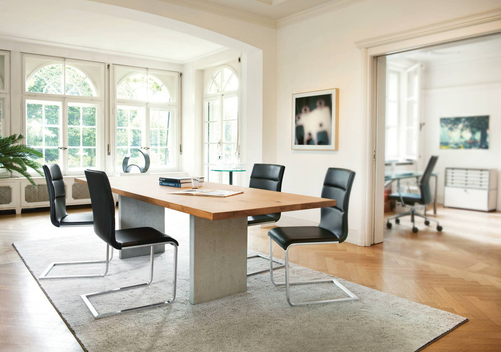 Tisch Bela Girsberger