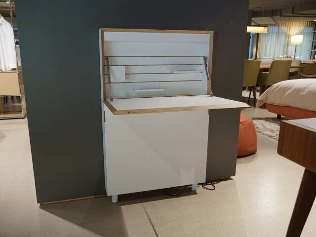 Sekretär Flatmate von Müller Sekretär Flatmate von Müller