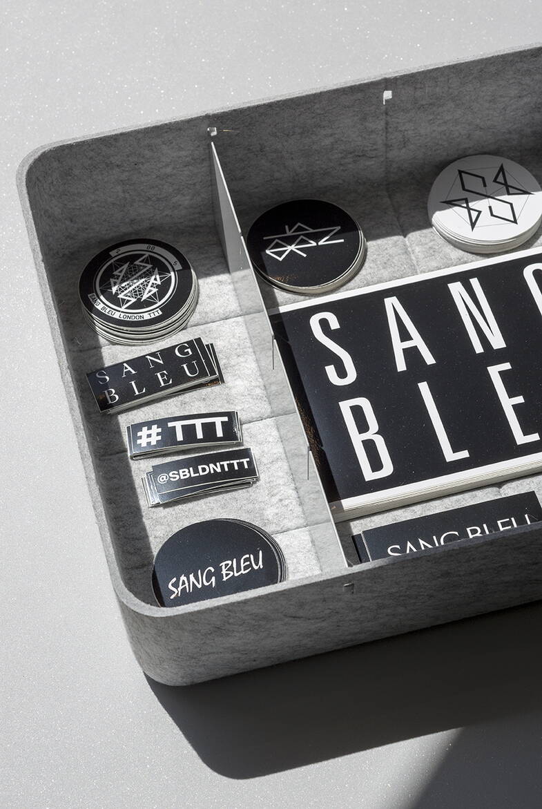 sang_bleu_015.jpg sang_bleu_015.jpg