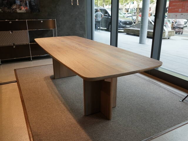 Tisch T-Rox von Janua