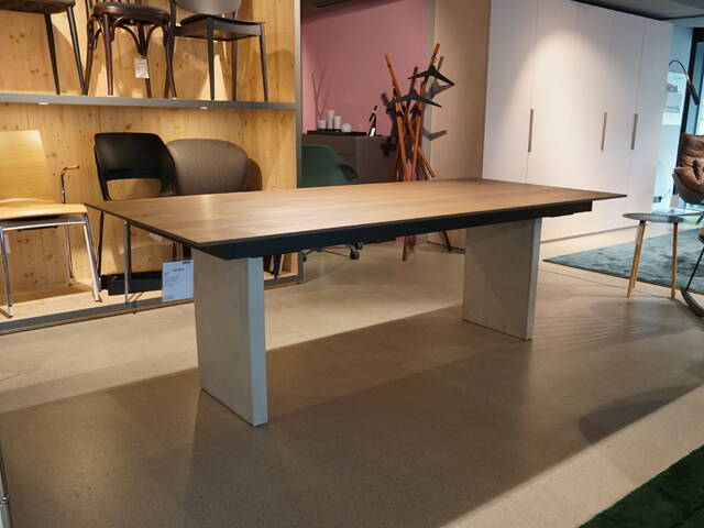 Tisch Bela von Girsberger Tisch Bela von Girsberger